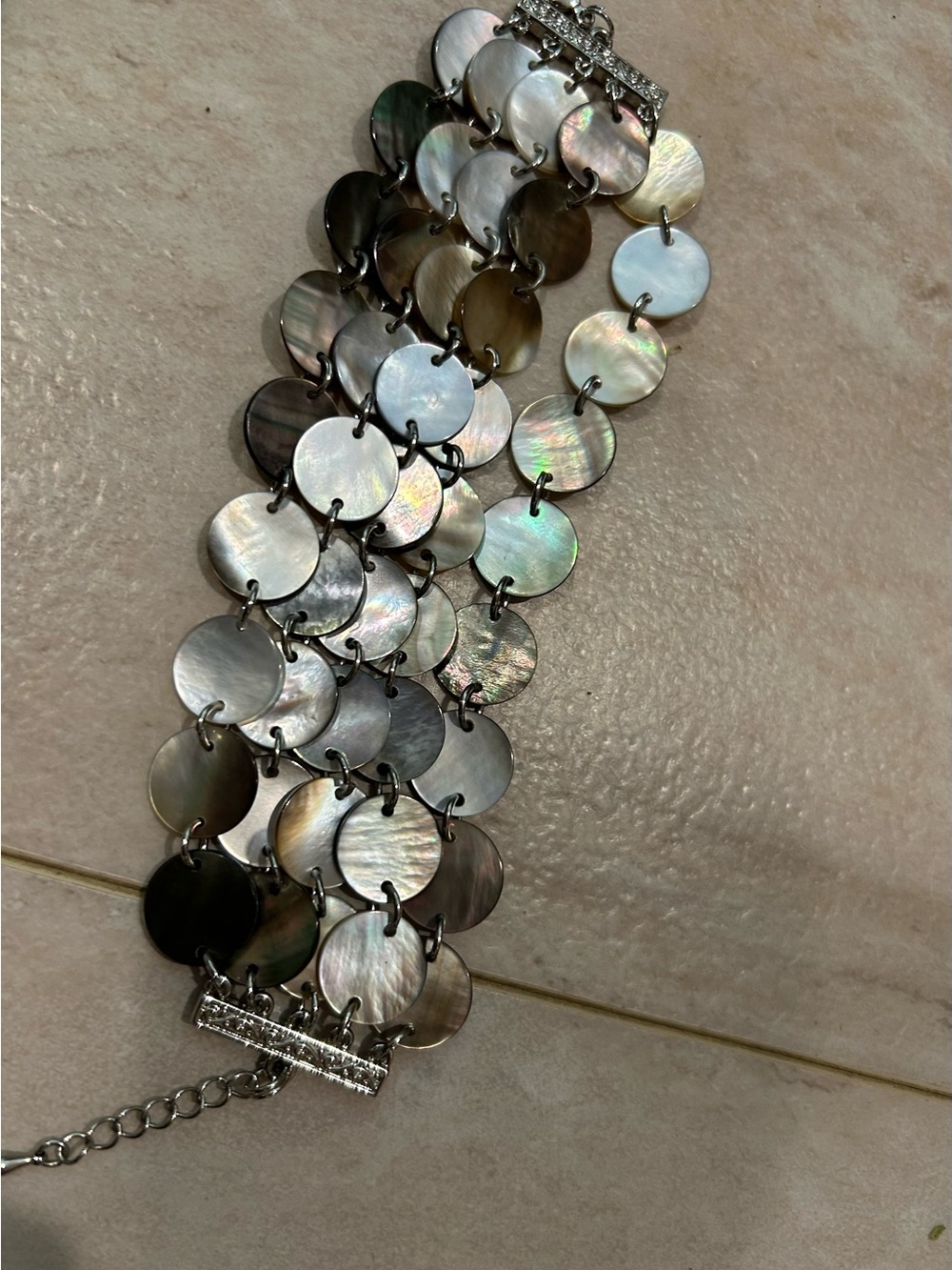 Multi-Tone mother of pearl Bracelet - Women Jewelry - Picture 4 of 7